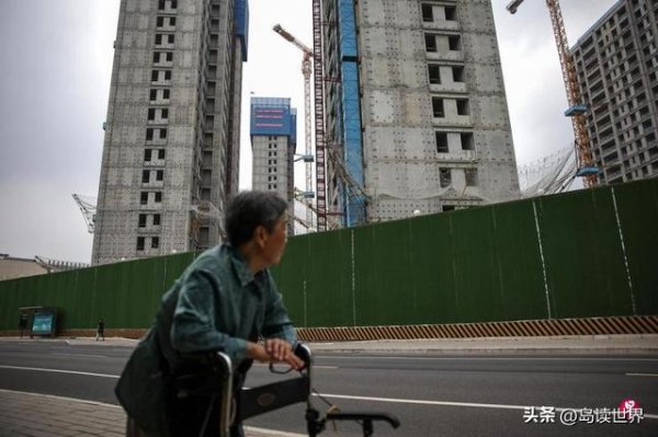 兴盛网 楼市低迷持续 中国两大房企碧桂园万科上半年亏损扩大